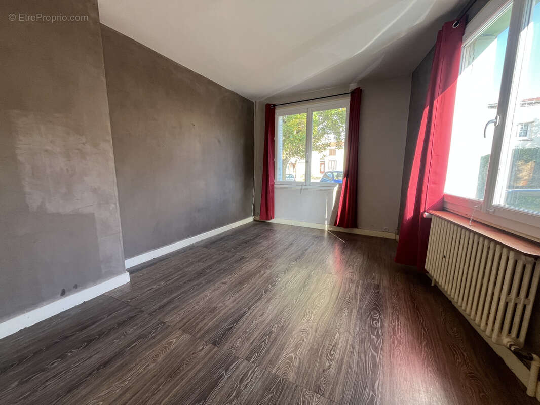 Maison à PONT-DU-CHATEAU