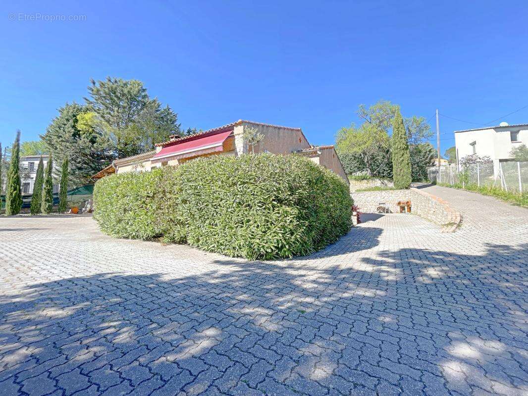 Maison à GINASSERVIS