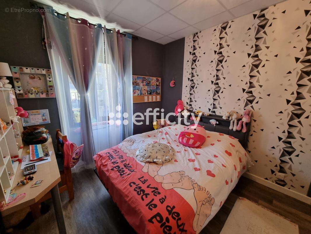 Maison à LE MALZIEU-VILLE