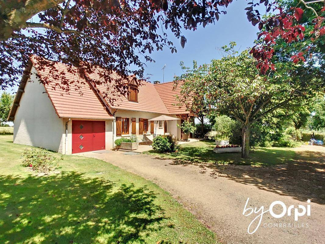 Maison à NERIS-LES-BAINS