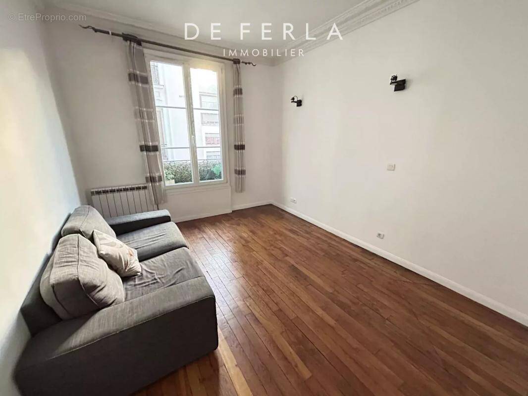 Appartement à PARIS-14E