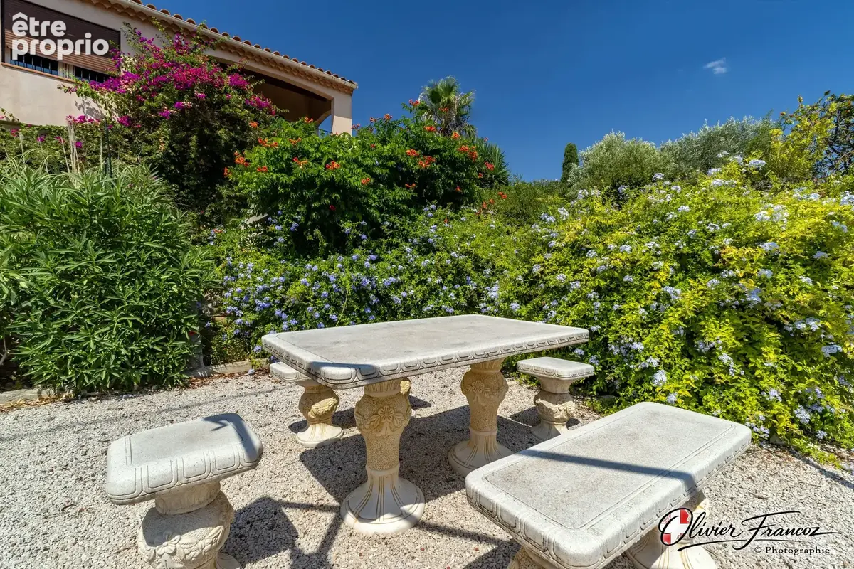Maison 7 pièces 215 m² à vendre à La Ciotat (13600) - photo 4