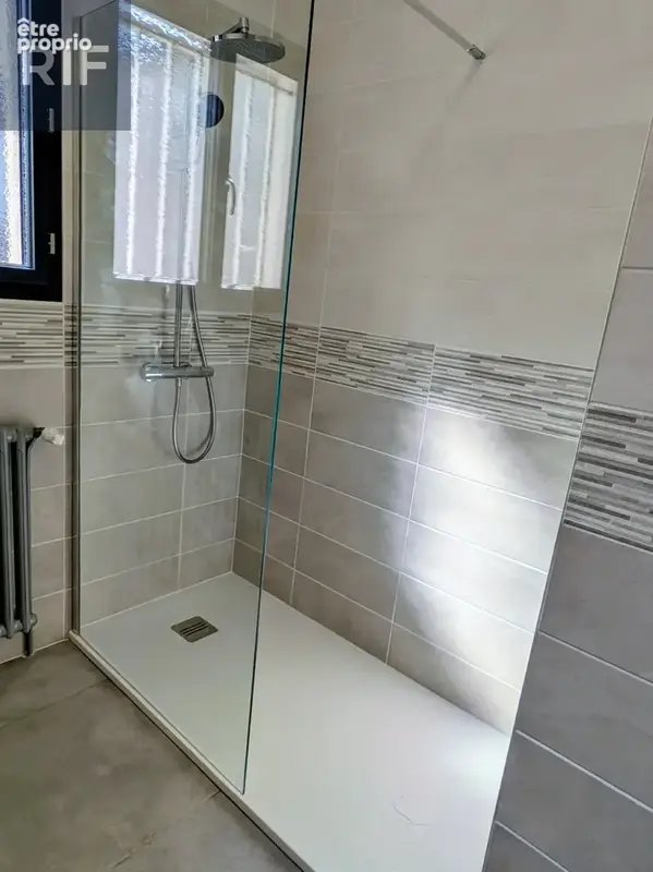 La Tour du Pin : Maison Individuelle de caractère totalement rénovée - photo 9