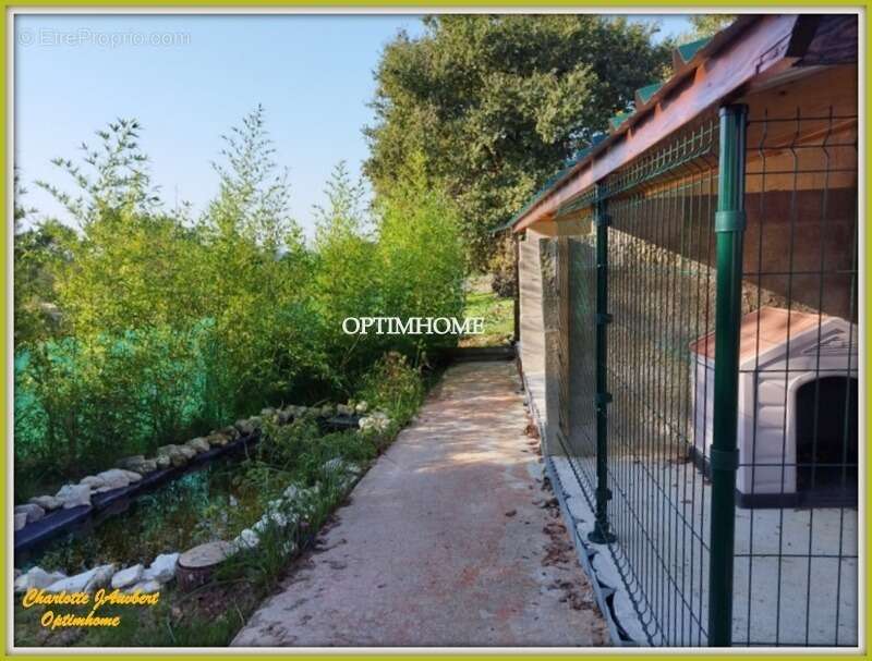 Maison à LA ROCHE-CHALAIS