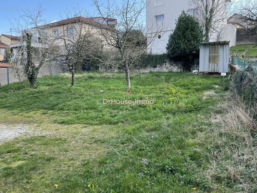 Appartement à UNIEUX