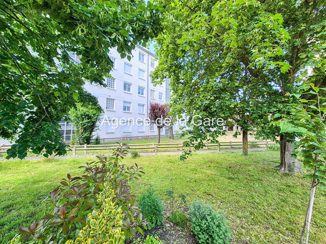 Appartement à HOUILLES