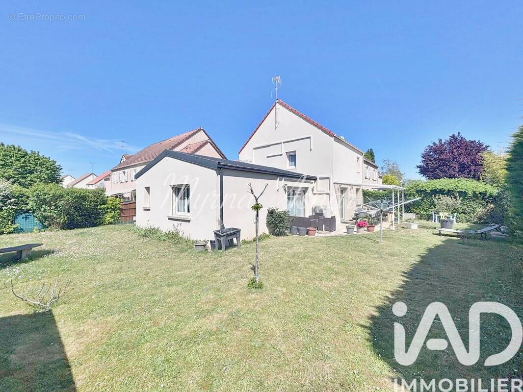 Photo 1 - Maison à SAINTE-GENEVIEVE-DES-BOIS
