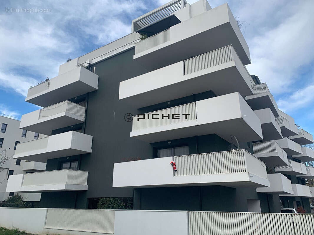 Appartement à BILLERE