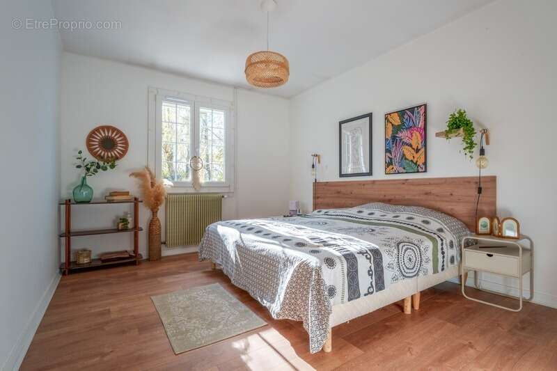 Maison à CHARENTILLY