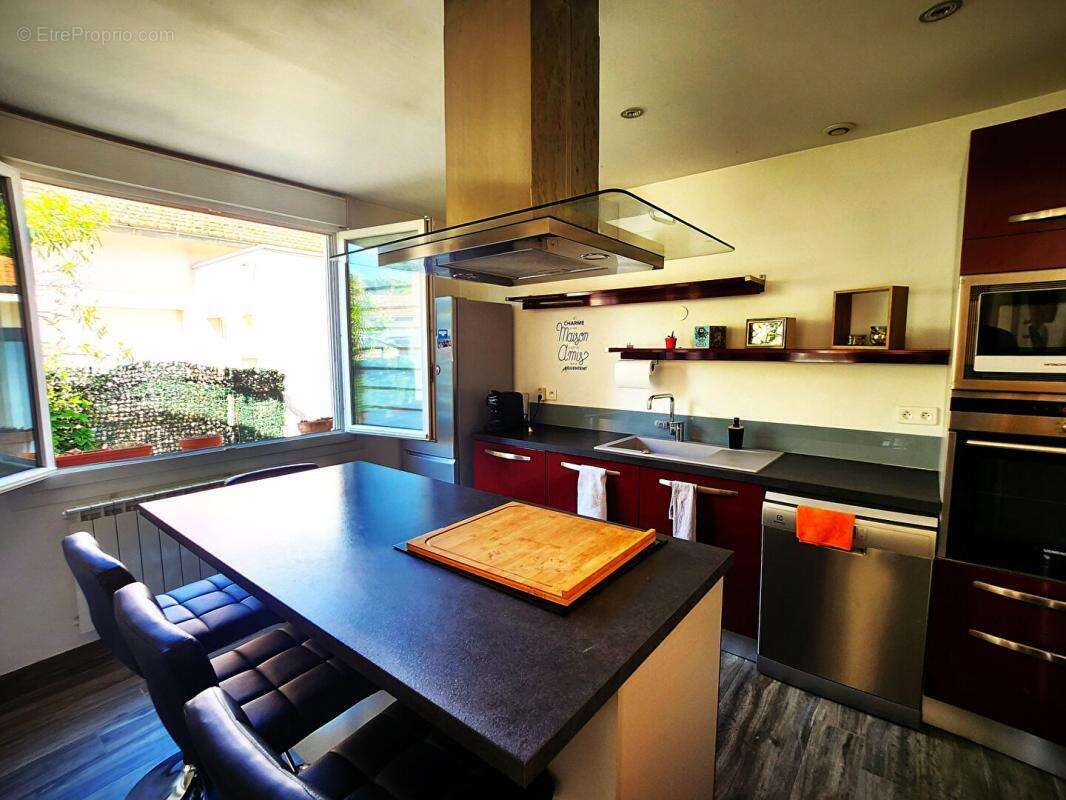 Appartement à MAUGUIO