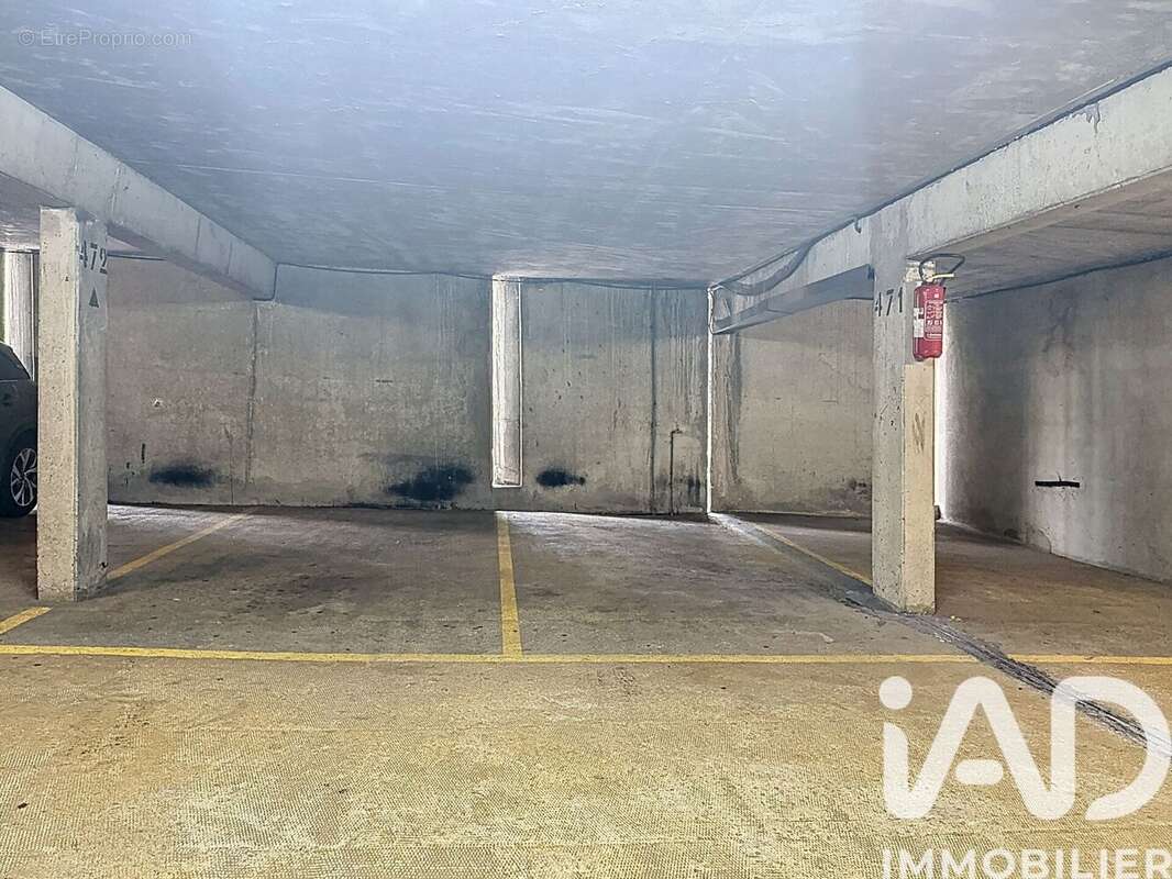 Photo 2 - Parking à LES MUREAUX