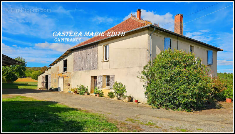 Maison à VIC-FEZENSAC