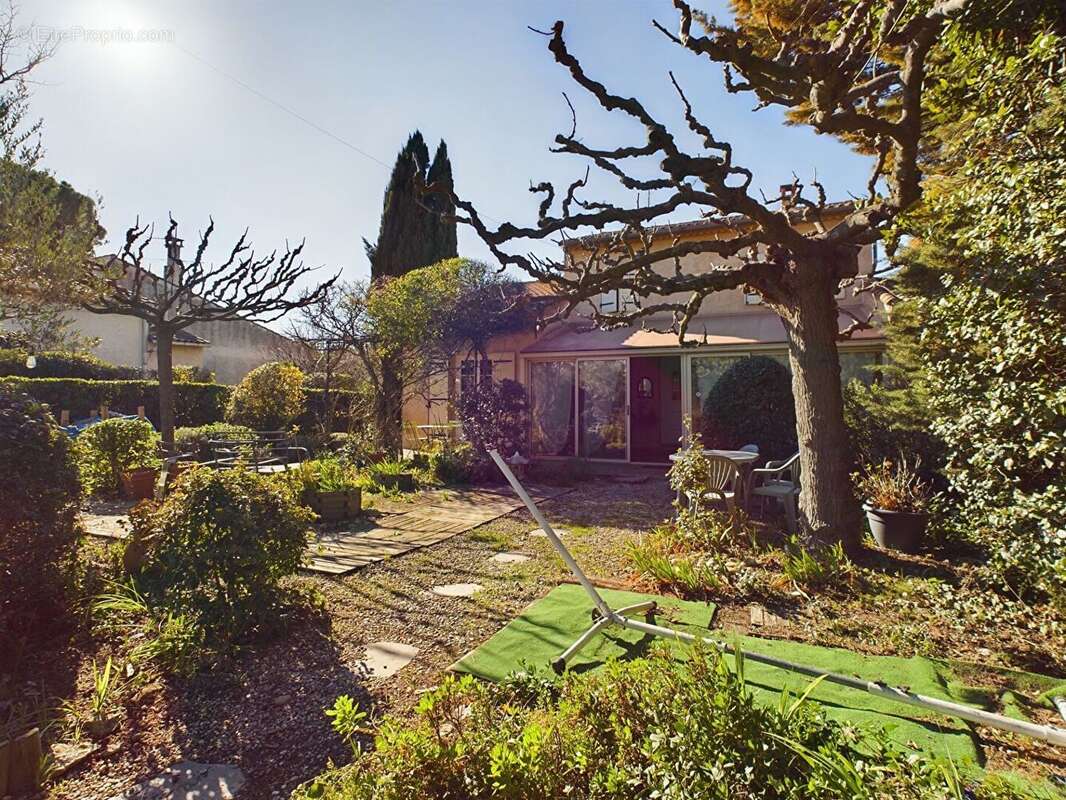 Maison à LES ANGLES