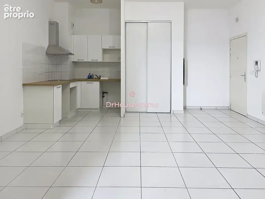 Appartement 45 m² à Marseille-5e  - photo 2