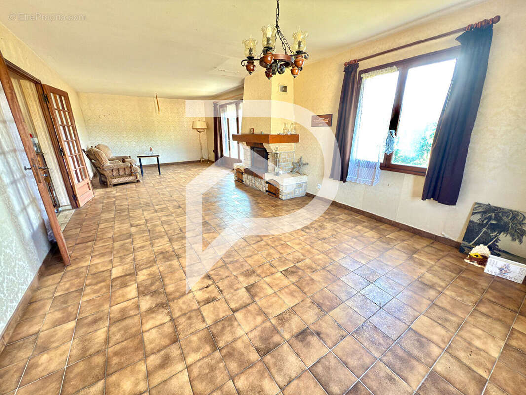 Maison à SAINT-MARTIN-LES-LANGRES