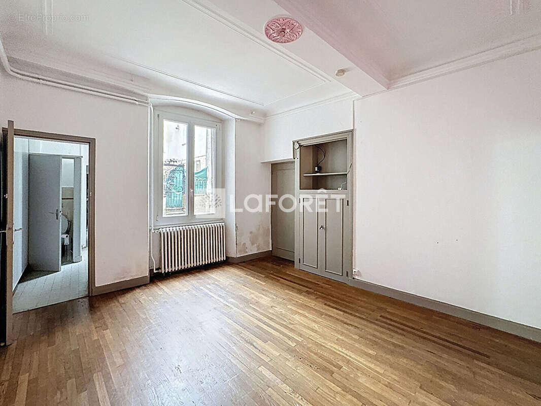 Appartement Gray 4 pièce(s) 90.45 m2 - photo 4
