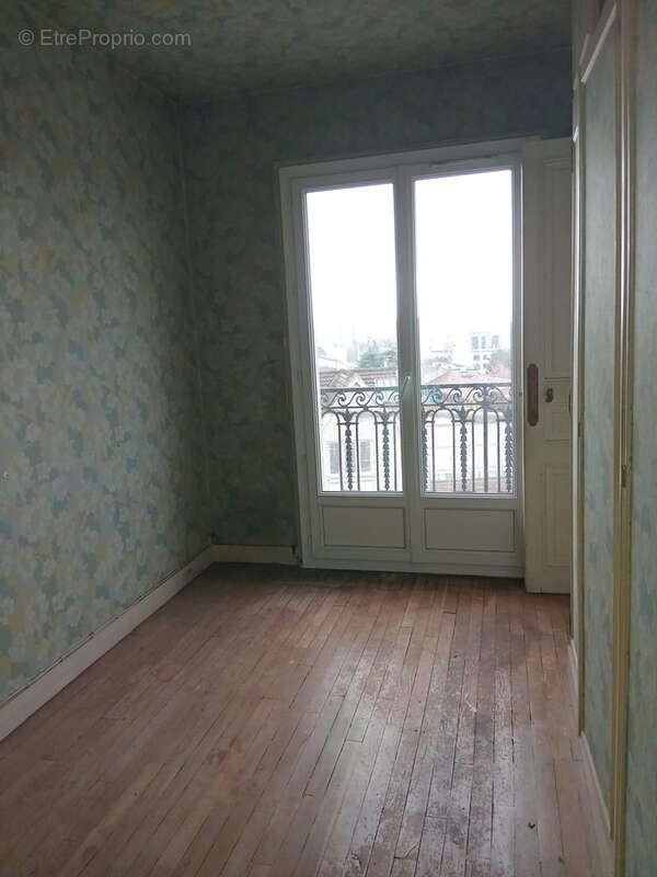 Appartement à LES LILAS