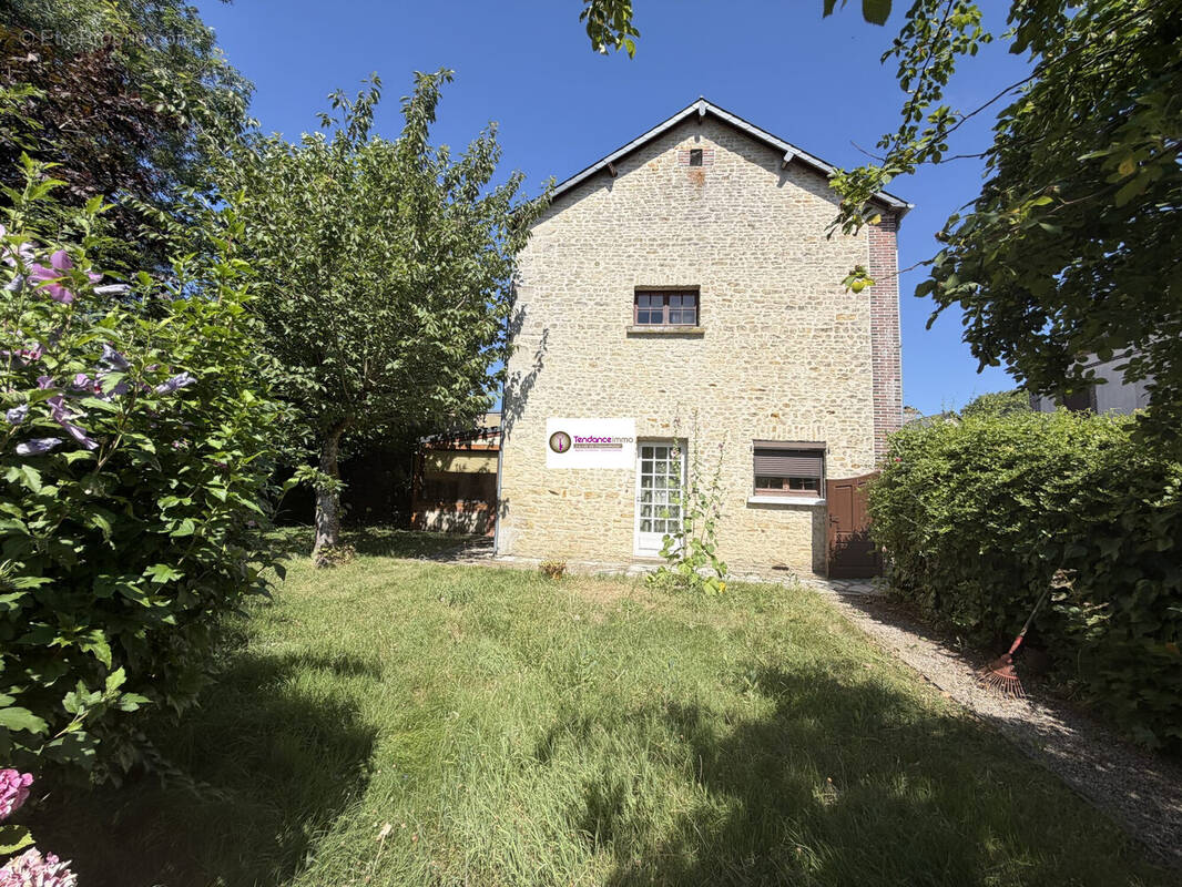Maison à COURTOMER