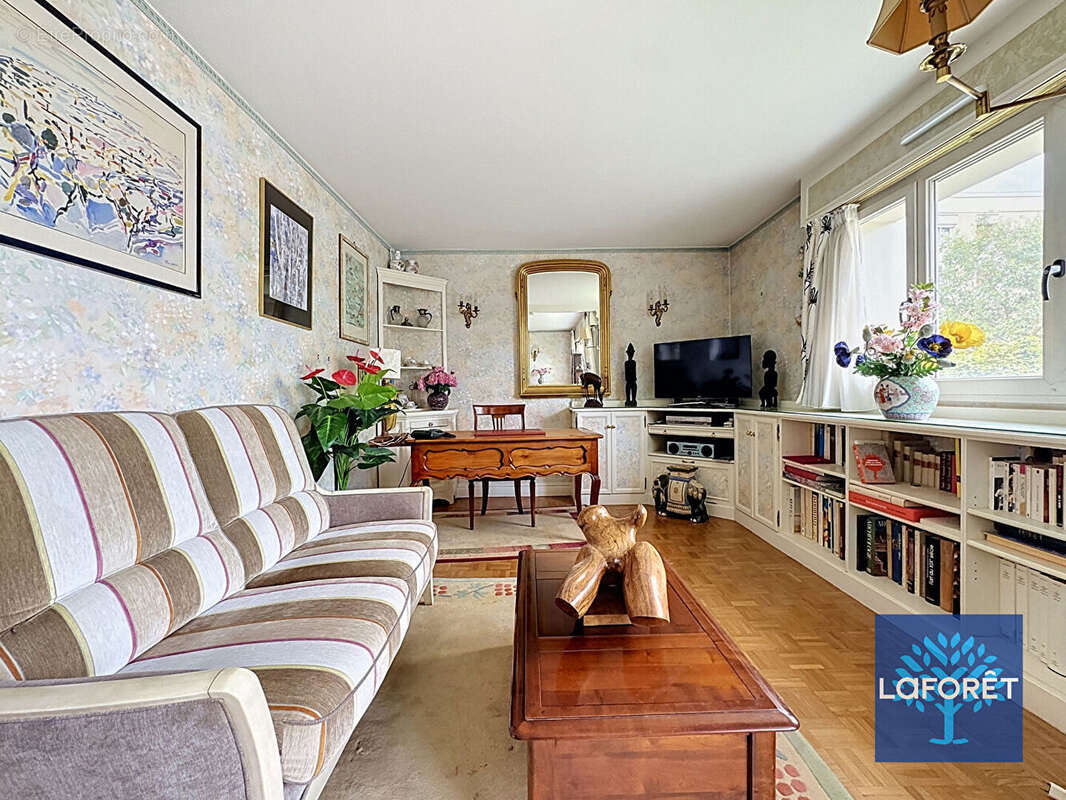 Appartement à CHILLY-MAZARIN