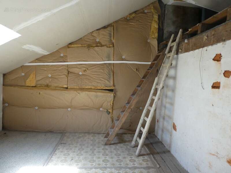 Maison à CORRAVILLERS