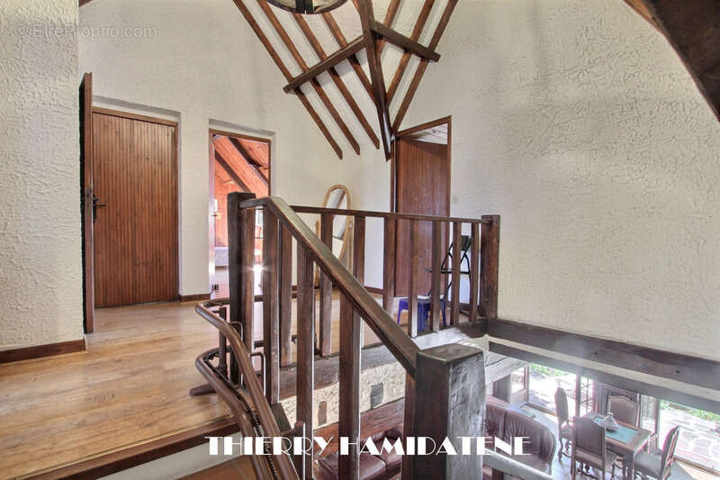 Val notre dame grande et belle maison 140m2 hbt 4 chambres ideal artisan s/sol total  100m2 3m de hauteur s/plafond grand jardin - photo 12