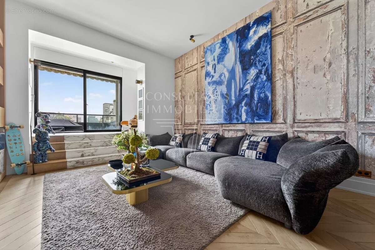 Appartement à PARIS-16E
