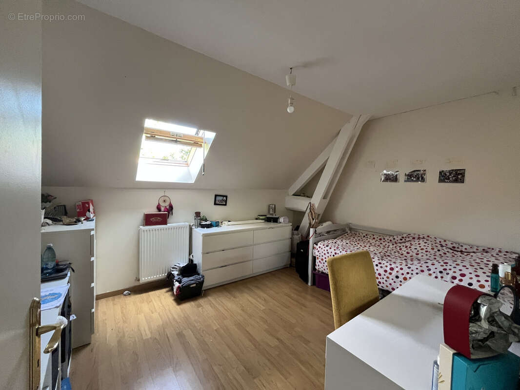 Maison à LA CHAPELLE-LA-REINE