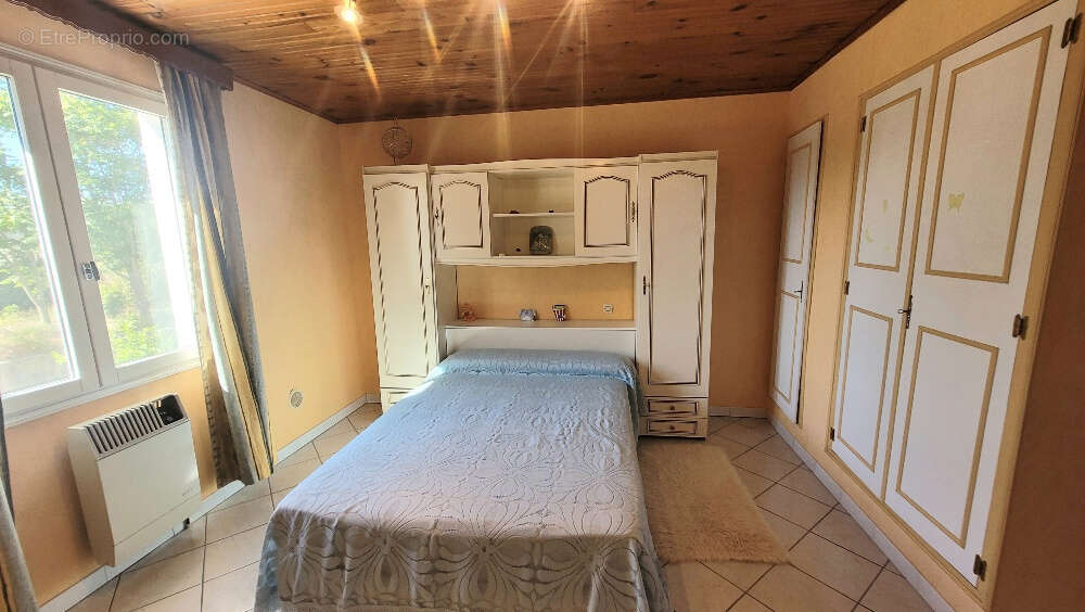 Maison à SAINTE-VALIERE