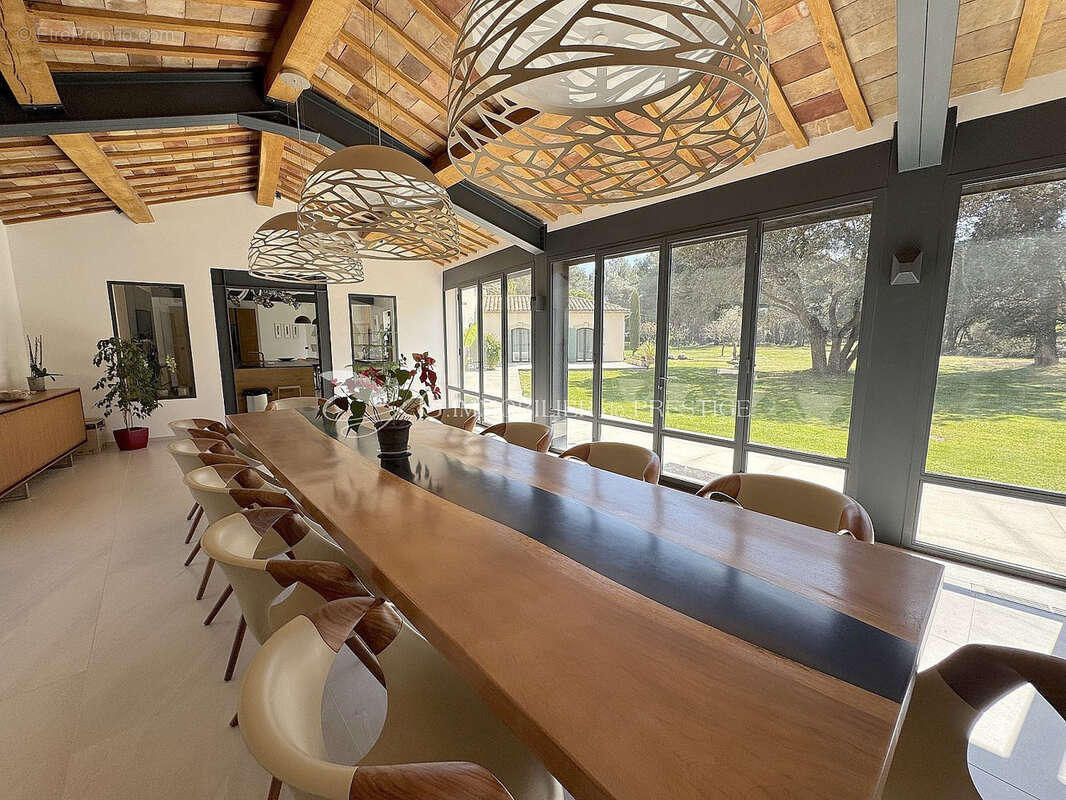 Maison à L'ISLE-SUR-LA-SORGUE