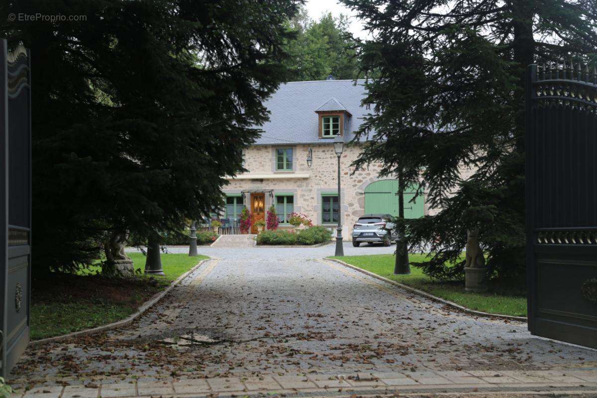 Maison à ALLIGNY-EN-MORVAN