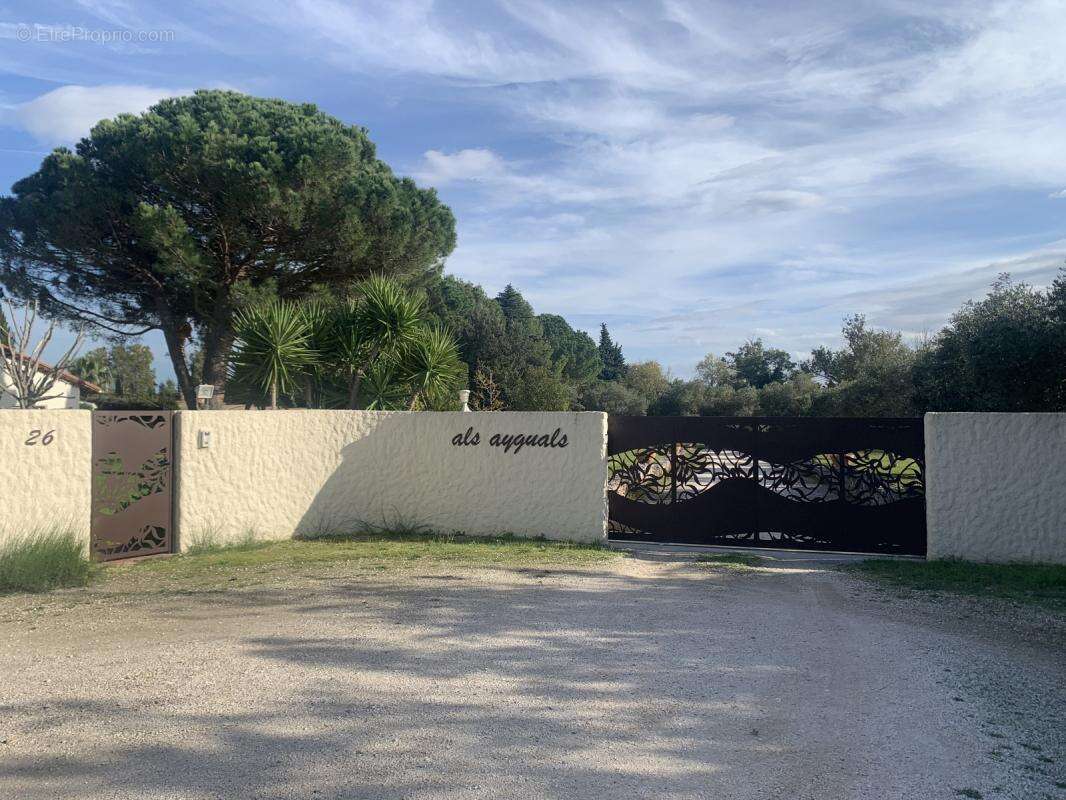 Maison à SAINT-ESTEVE