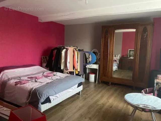 Maison à POUILLY-SOUS-CHARLIEU