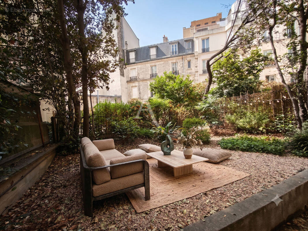 Appartement à PARIS-17E