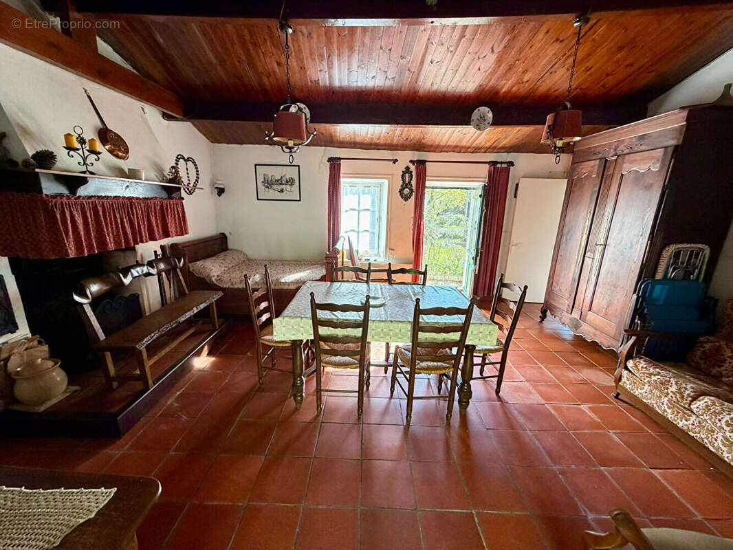 Maison à COMMEQUIERS