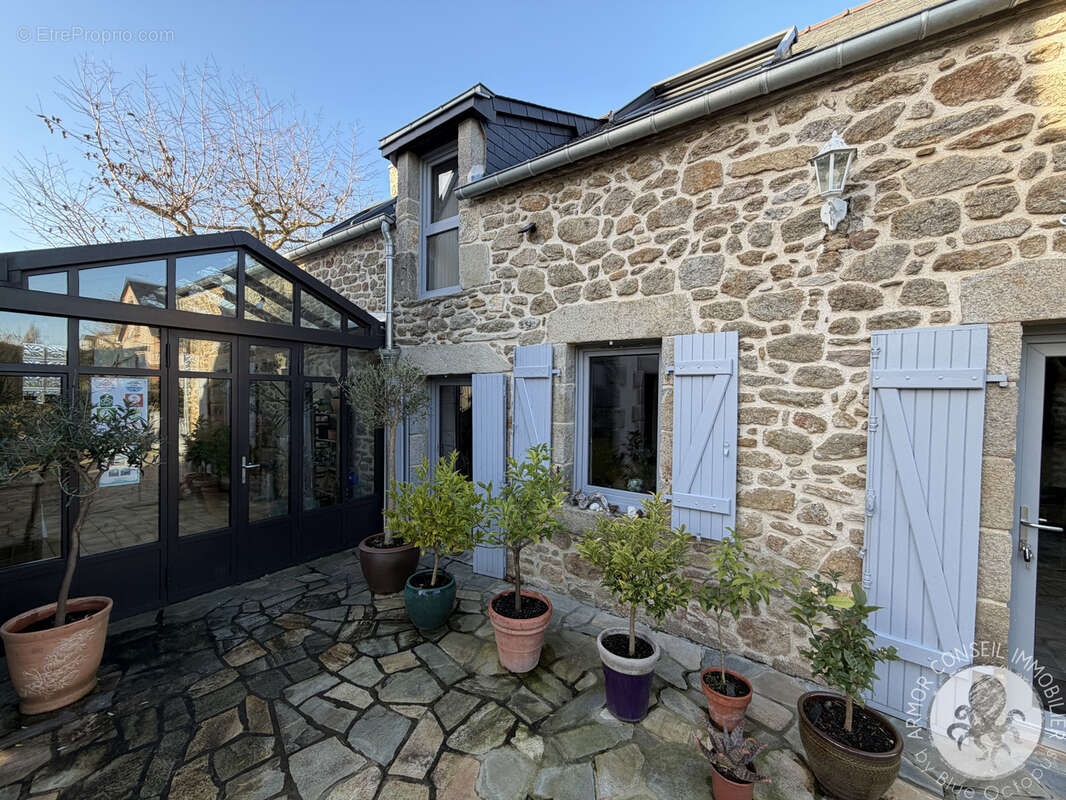 Maison à SAINT-JACUT-DE-LA-MER
