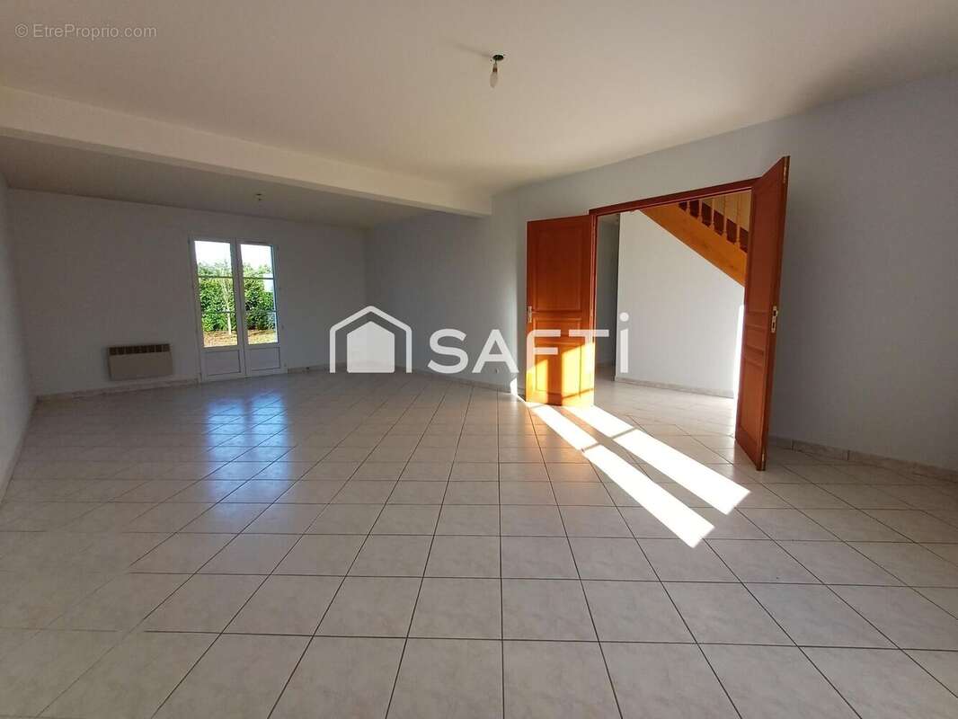 Photo 2 - Maison à LOCHES