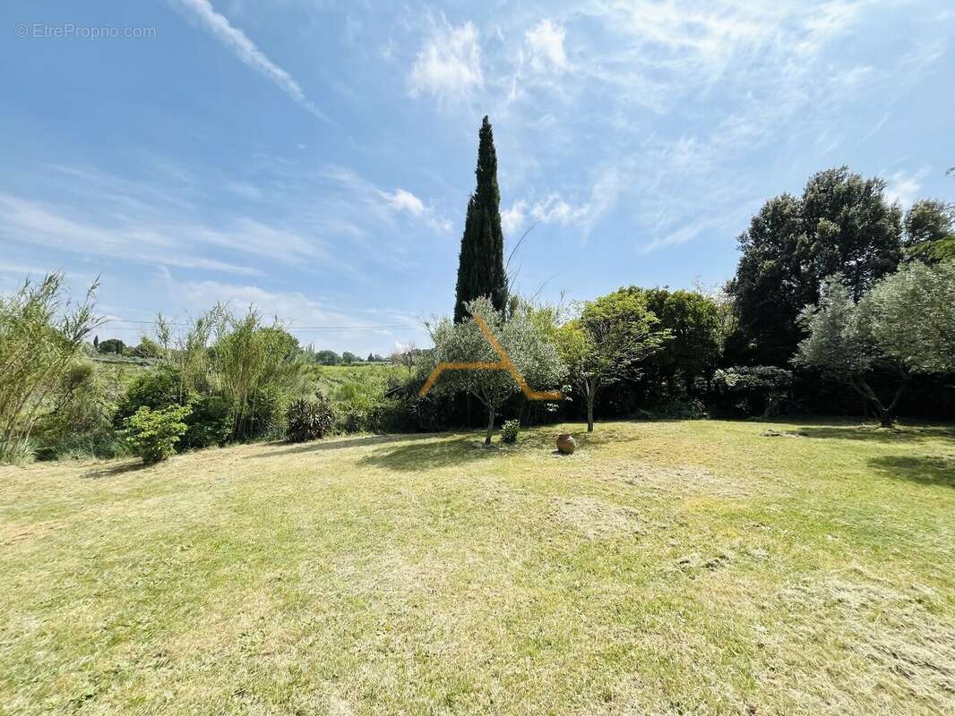 Maison à VALREAS