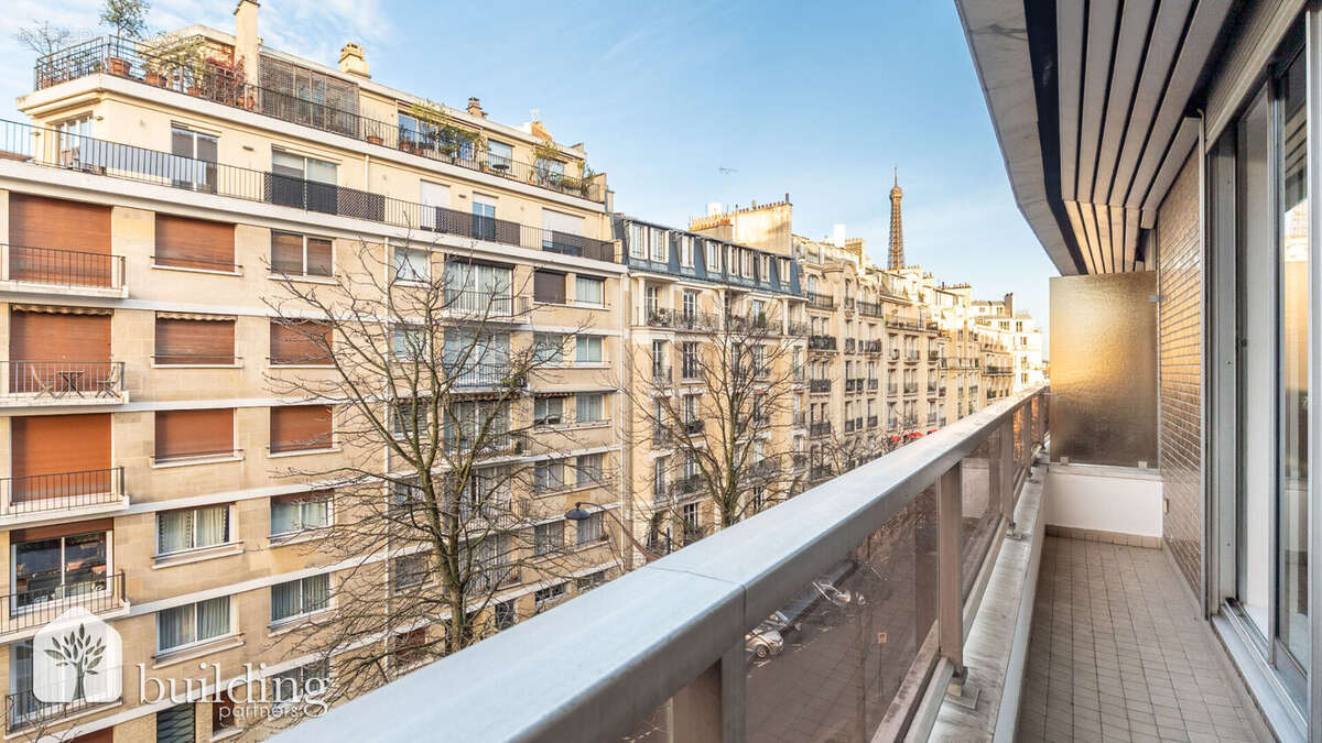 Appartement à PARIS-16E
