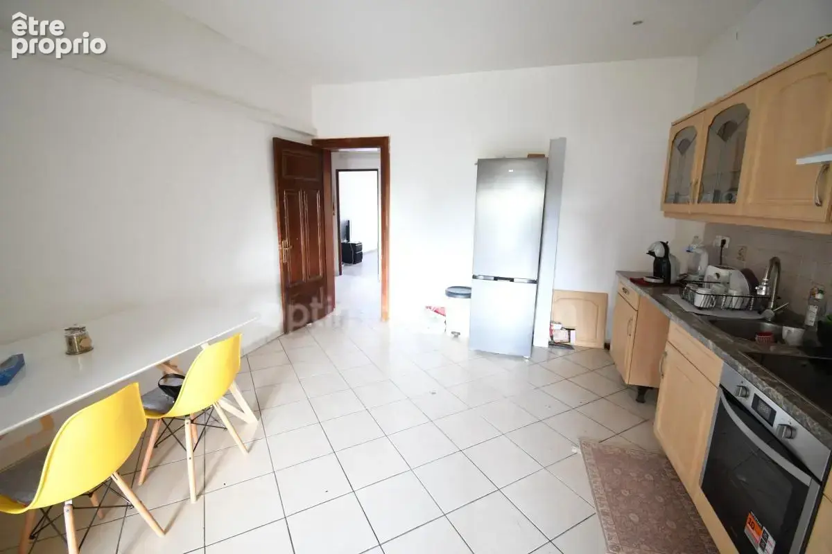 Immeuble complet - 3 appartements - places parking - photo 5