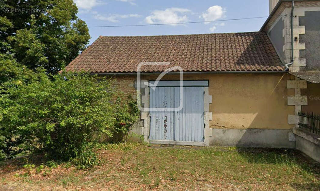 Maison à NEGRONDES