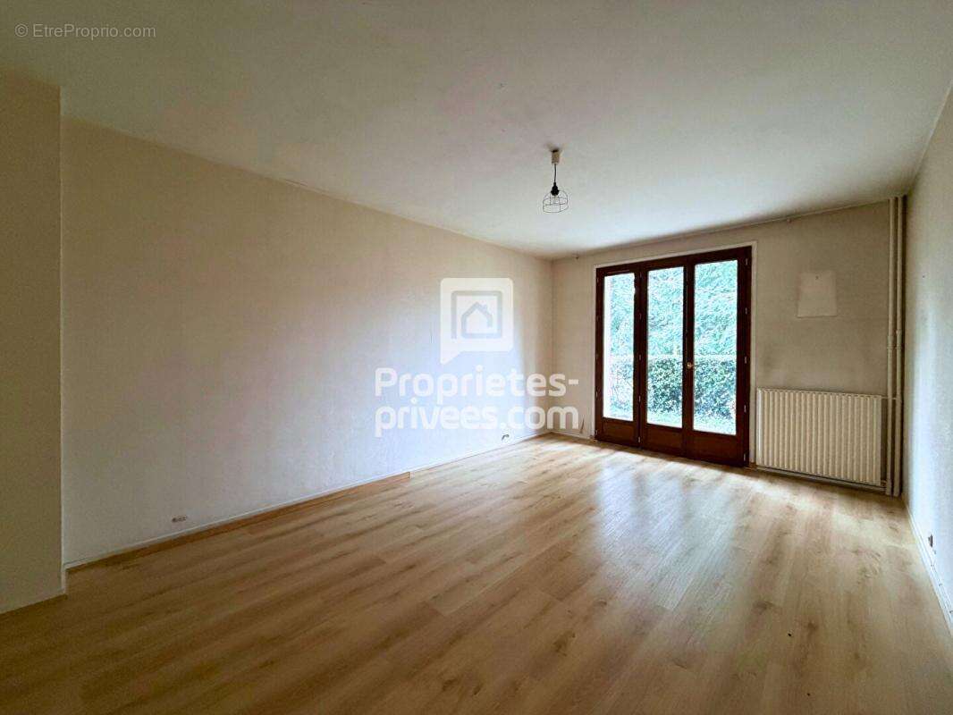 Appartement à SAINT-CYR-SUR-LOIRE
