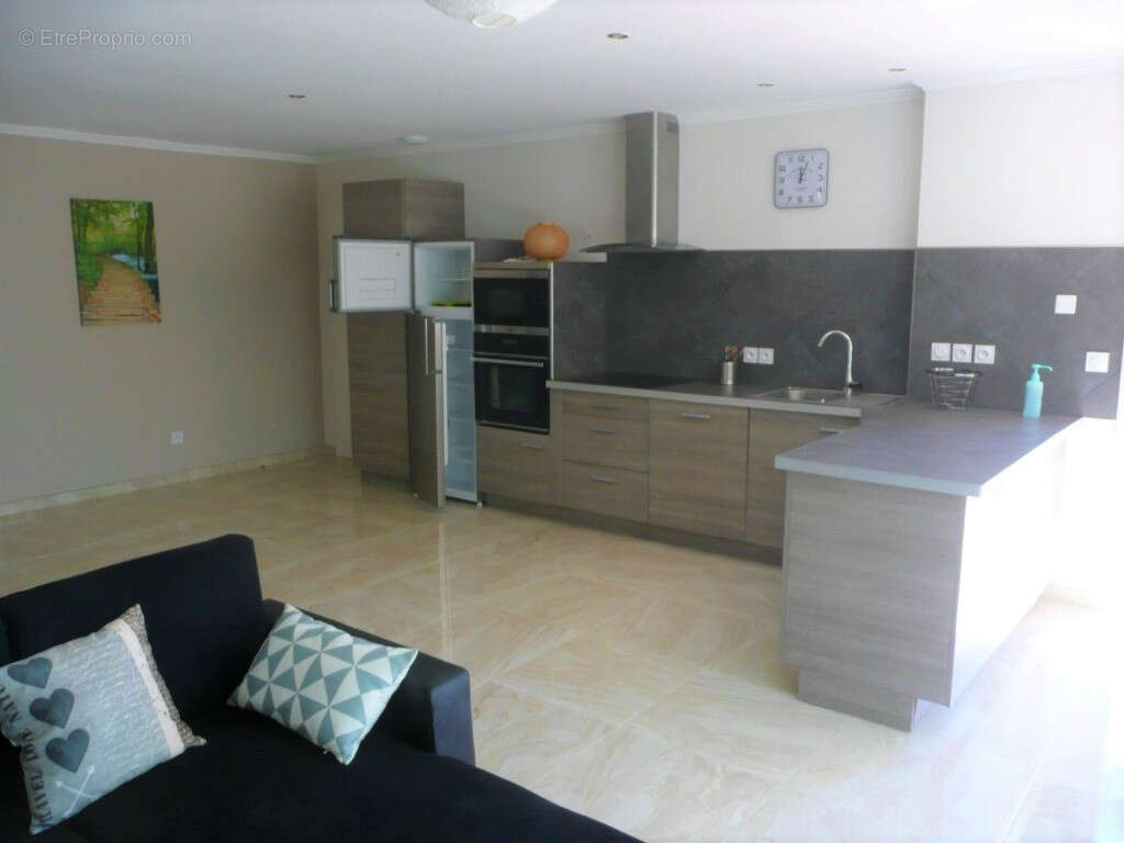 Maison à SAINT-LAURENT-DE-CERDANS