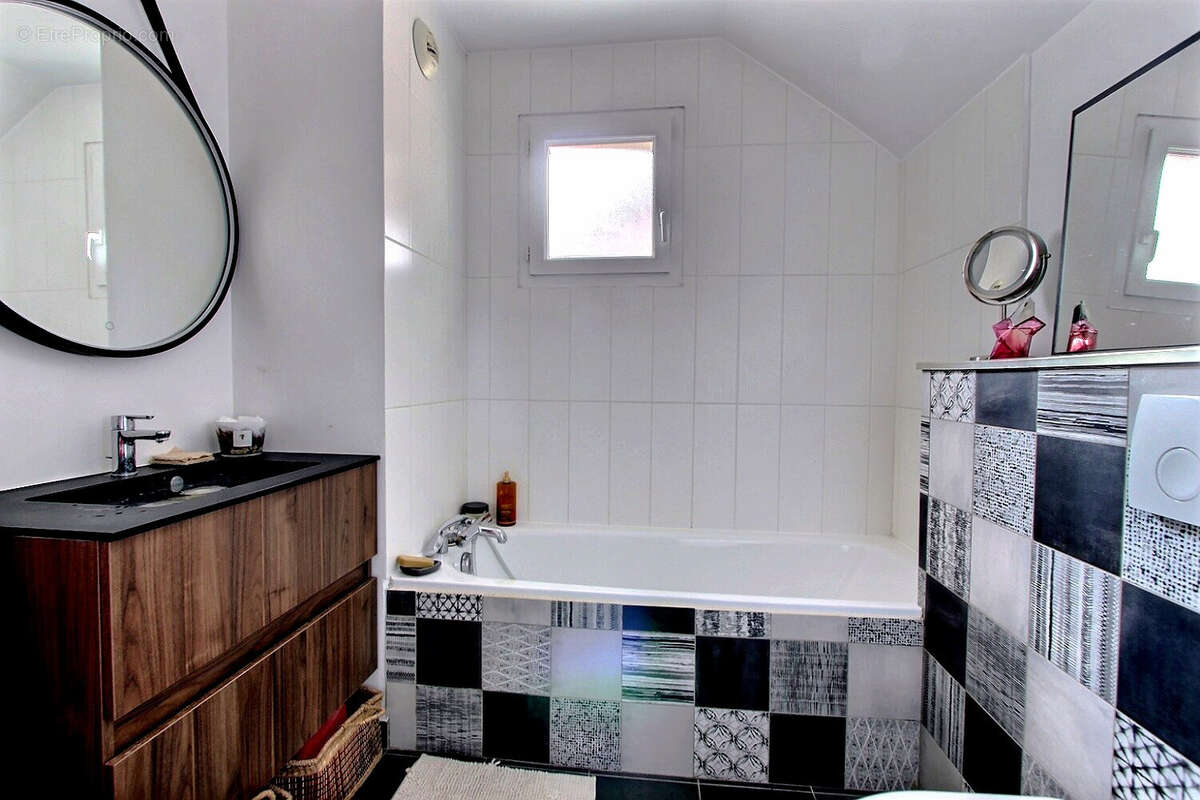 Appartement à POISY