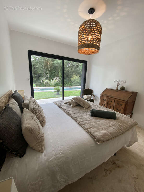 Maison à MONTAIGUT-SUR-SAVE