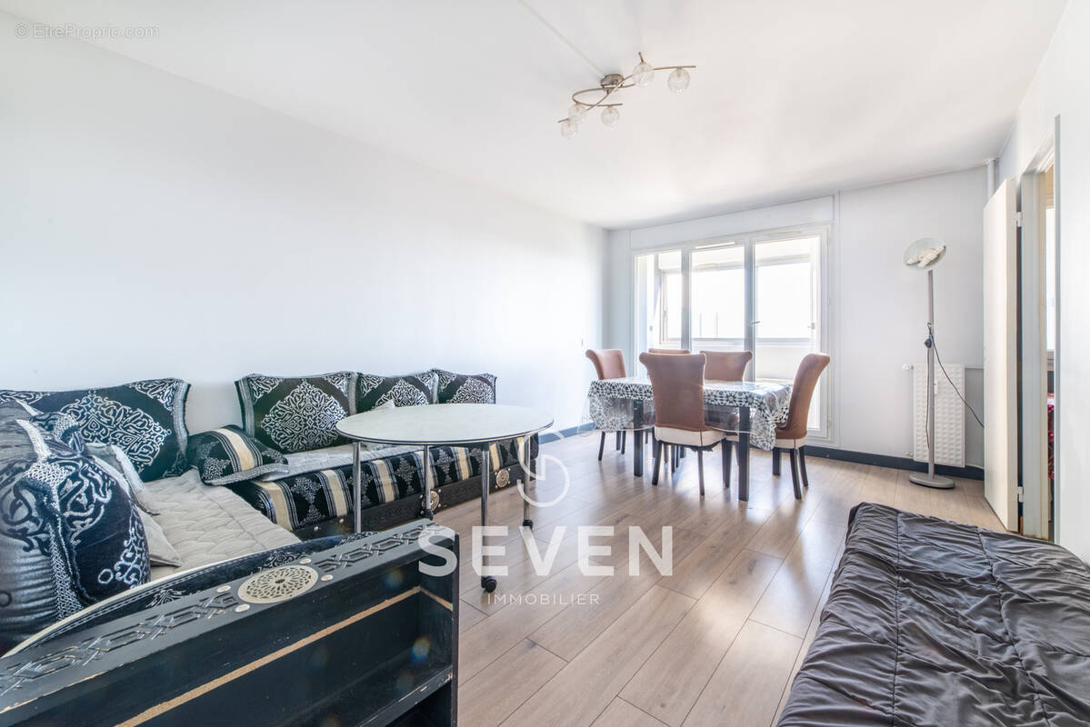 Appartement à GENNEVILLIERS