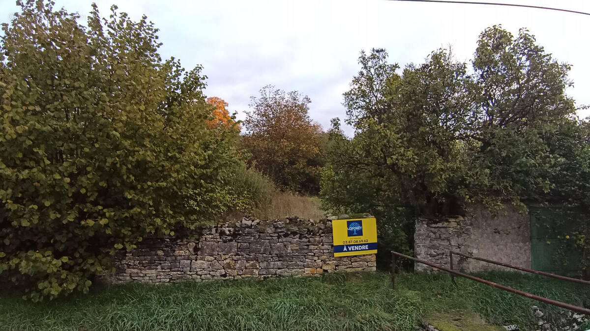 Terrain à RECHICOURT-LE-CHATEAU