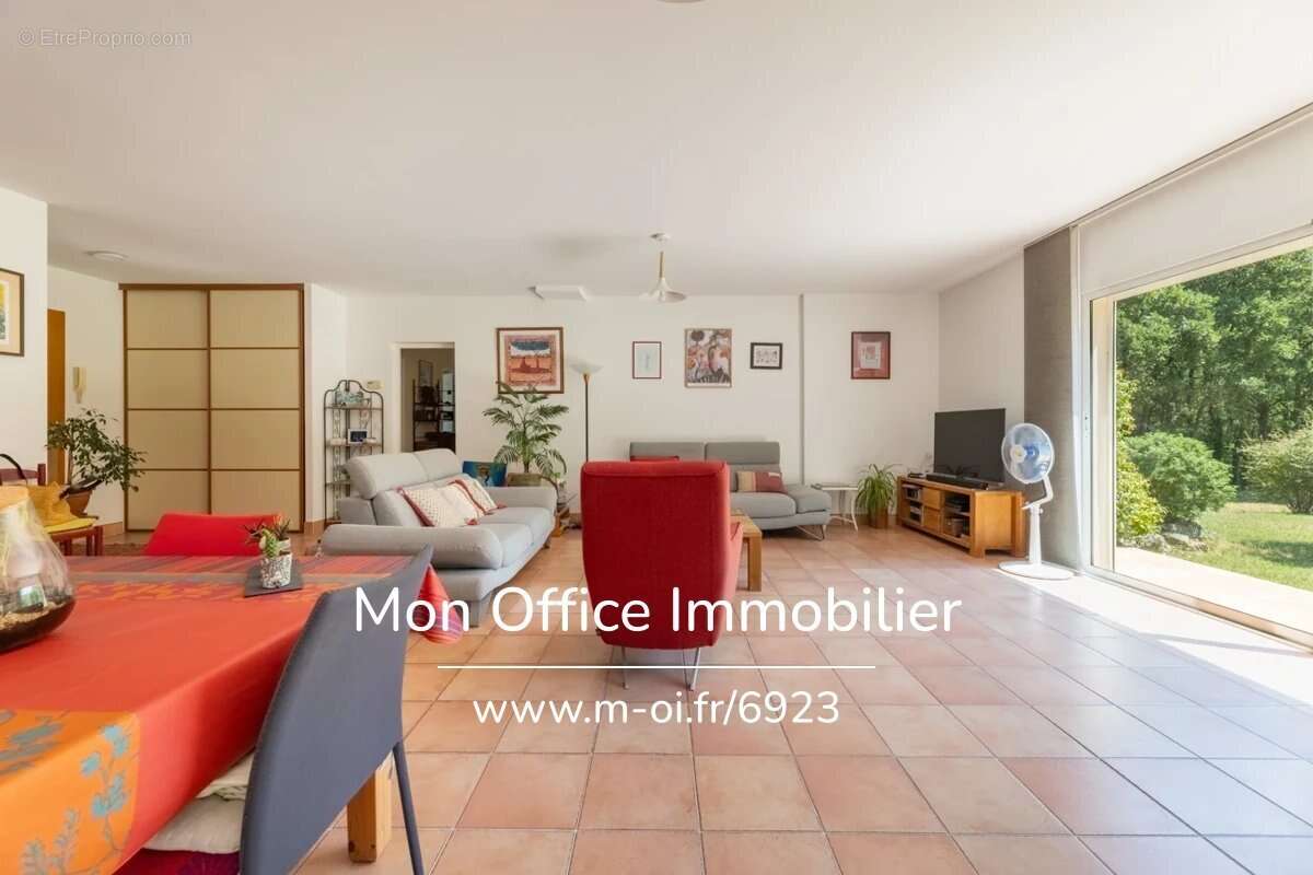 Maison à LE PUY-SAINTE-REPARADE