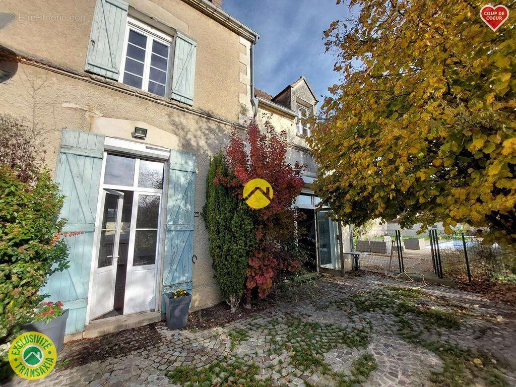 Maison à MOULINS-EN-TONNERROIS