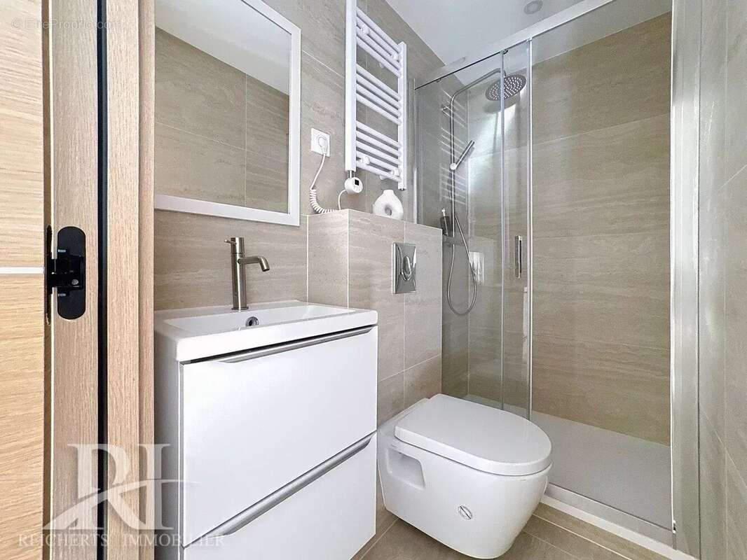 Appartement à MANDELIEU-LA-NAPOULE