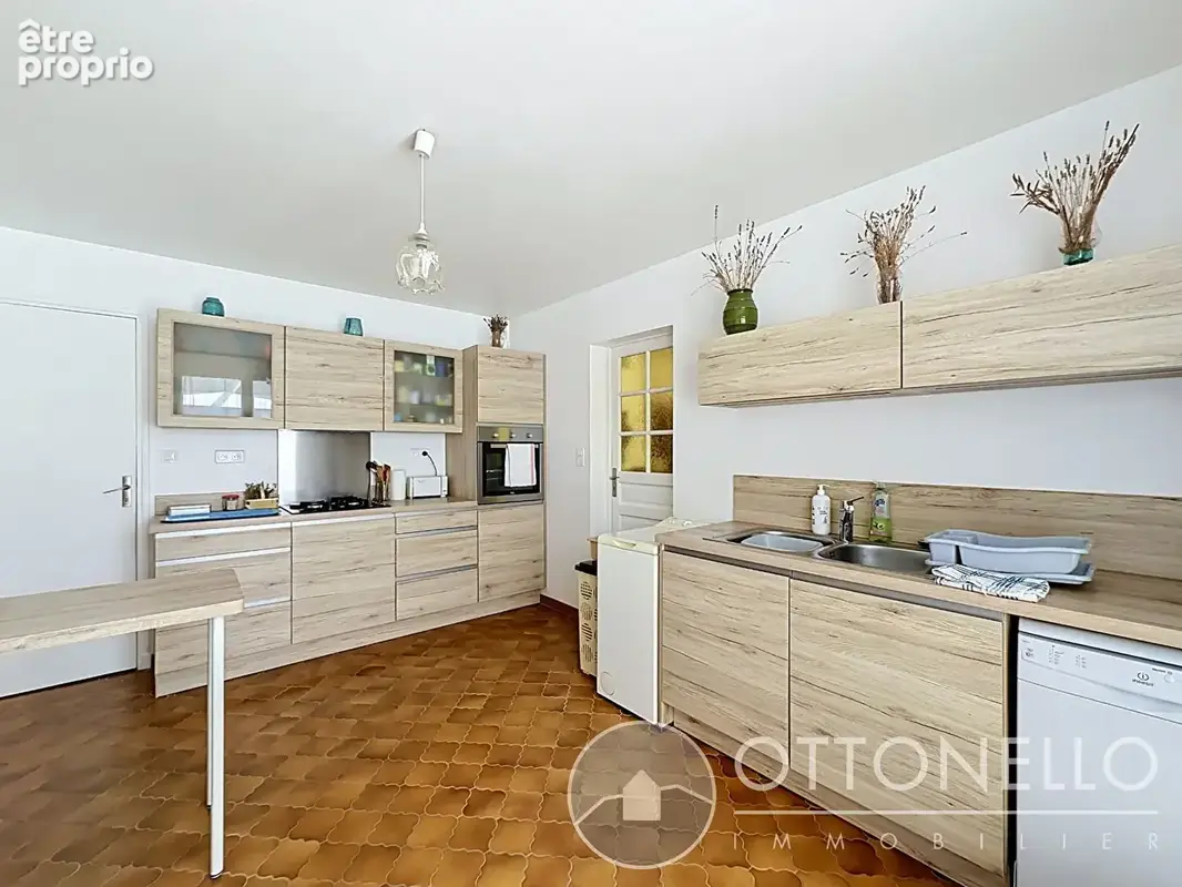 Villa Roquebrune Sur Argens 5 pièces 122,84 m2 sur 4 540 m2 de terrain avec piscine, garage et sous-sol - photo 3